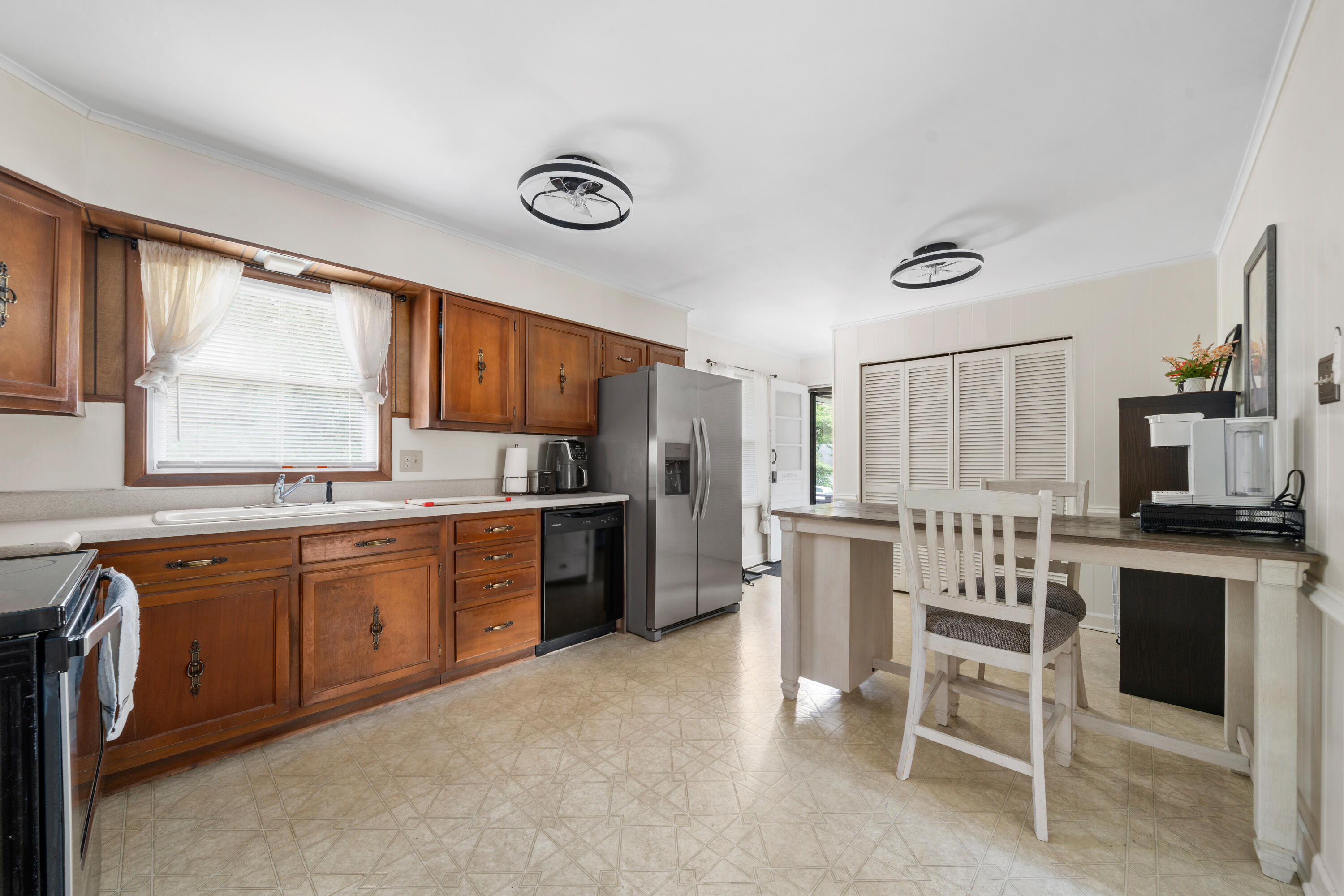 3268 Read Mountain Road Roanoke, VA 24019 - Photo 3 of 20 Kitchen