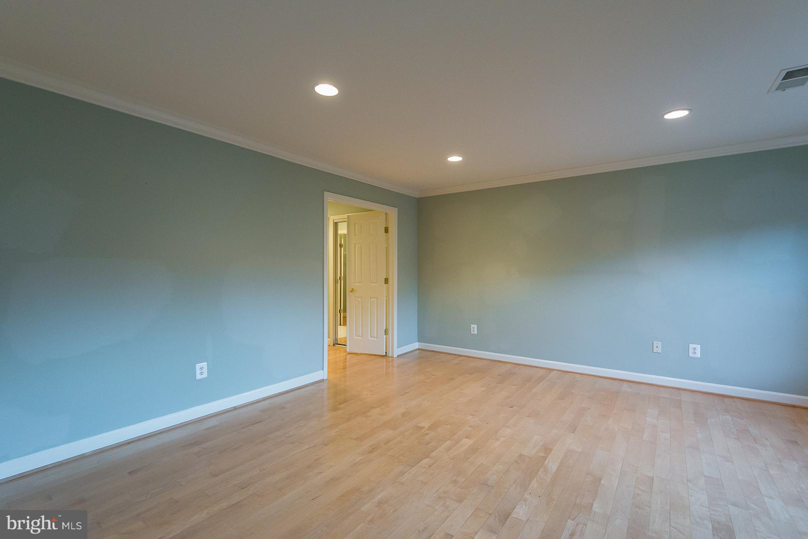 18806 Severn Road Gaithersburg, MD 20879 - Photo 12 of 30 Bedroom (Master)