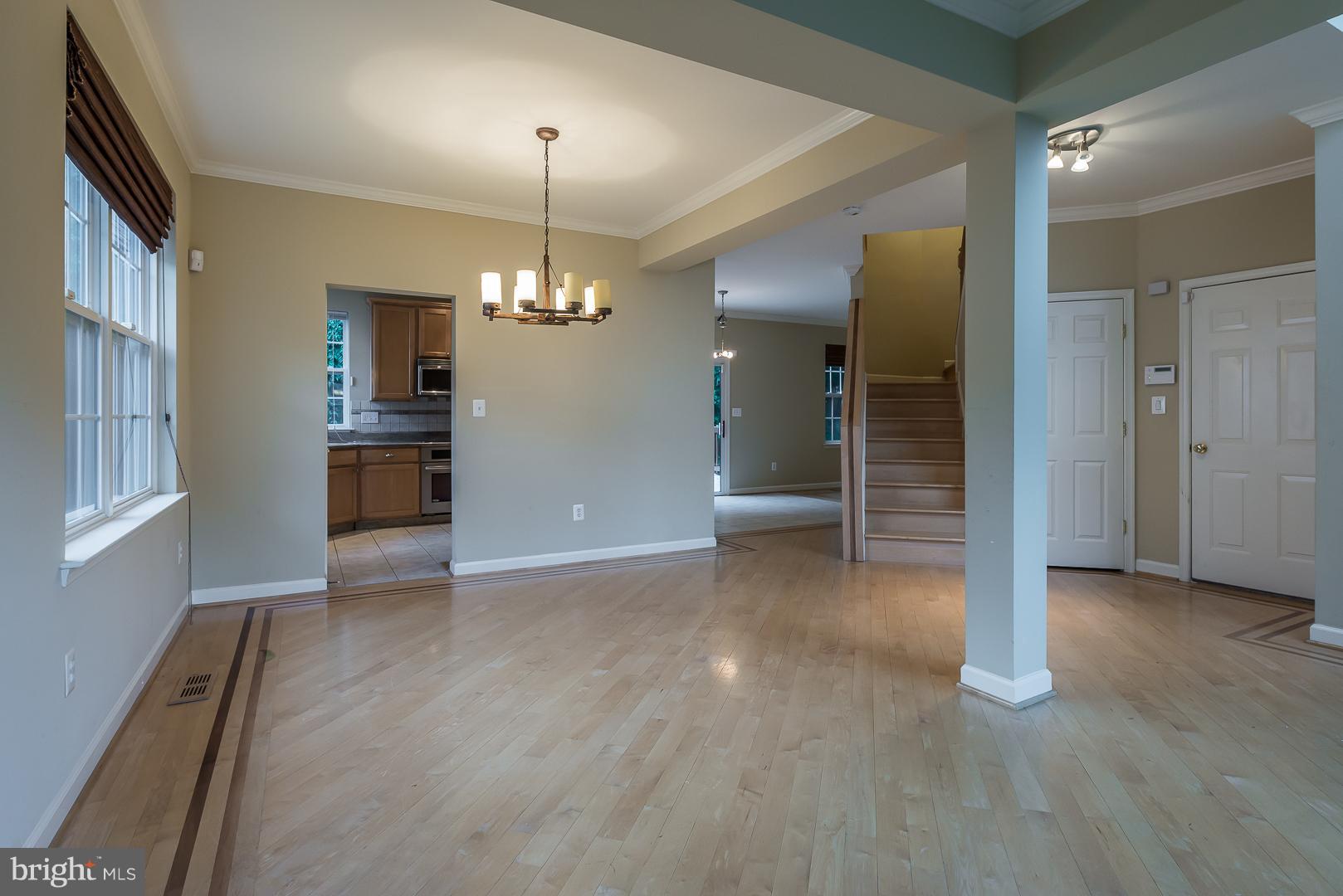 18806 Severn Road Gaithersburg, MD 20879 - Photo 3 of 30 Living Room