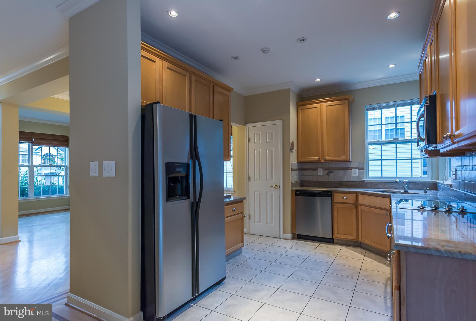 18806 Severn Road Gaithersburg, MD 20879 - Photo 5 of 30 Kitchen