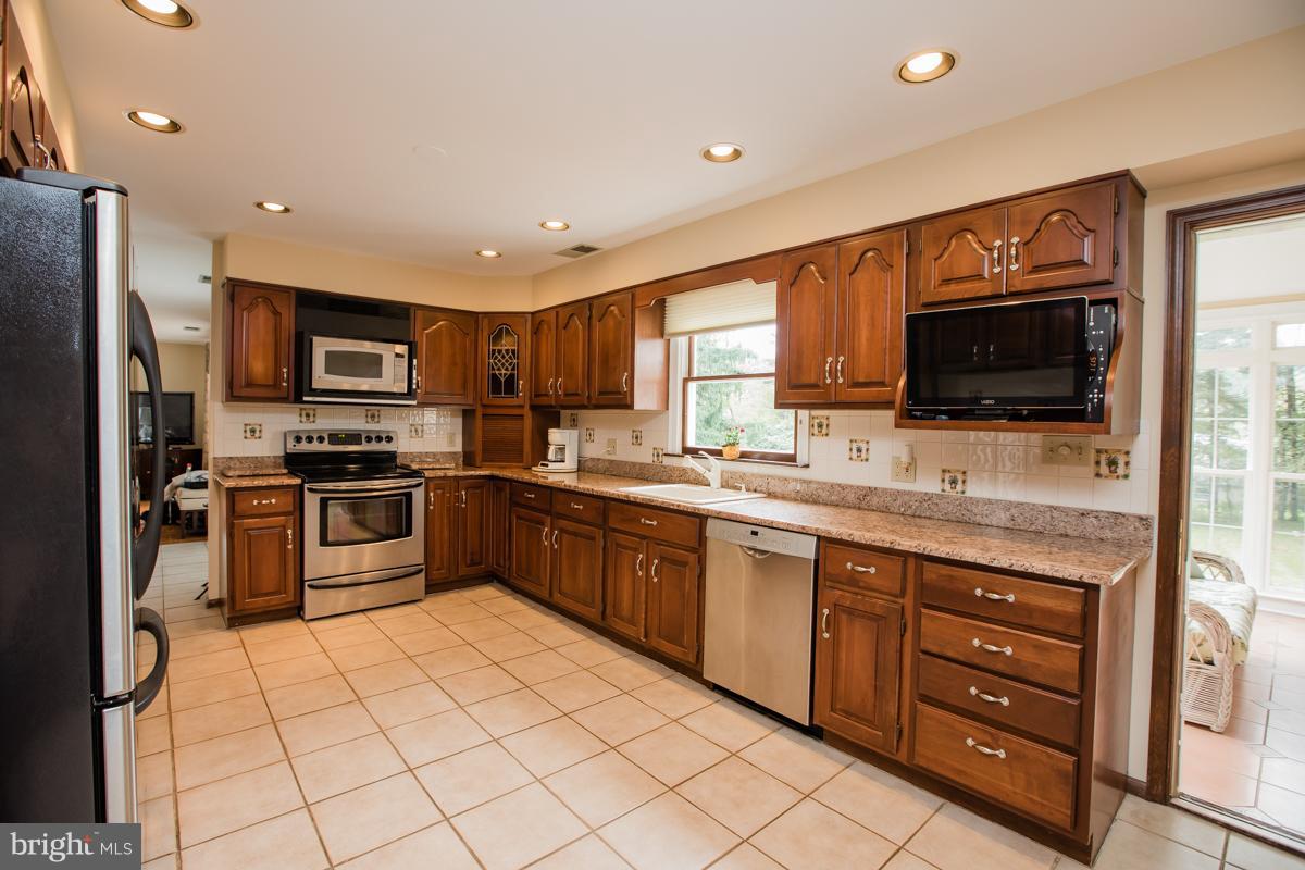 926 South Concord Road West Chester, PA 19382 - Photo 5 of 13