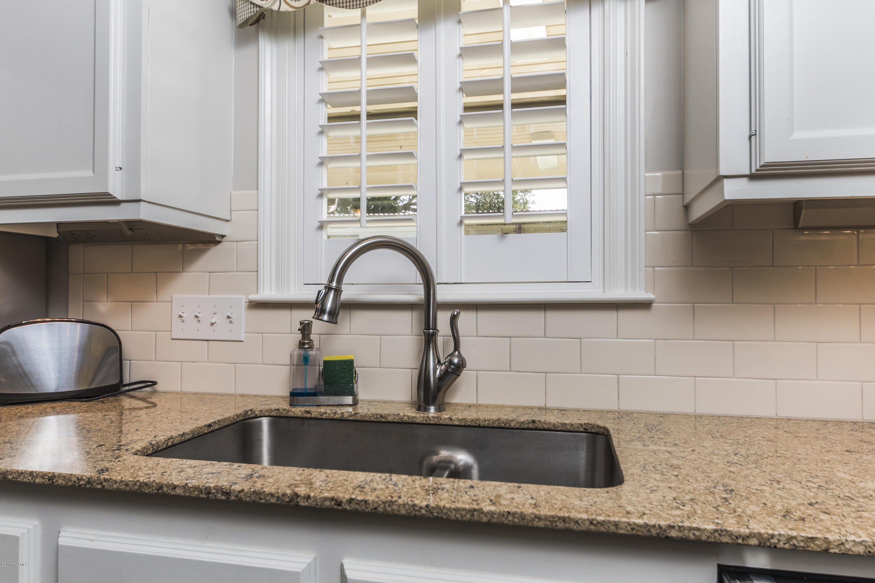 188 East Edith Road Lafayette, LA 70508 - Photo 33 of 33 Kitchen 5