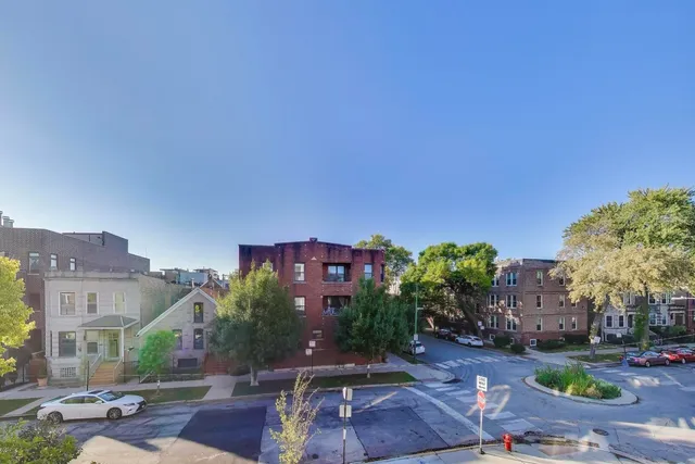 $650,000 | 2456 West Cortez Street, Unit 2E, Chicago, IL 60622
