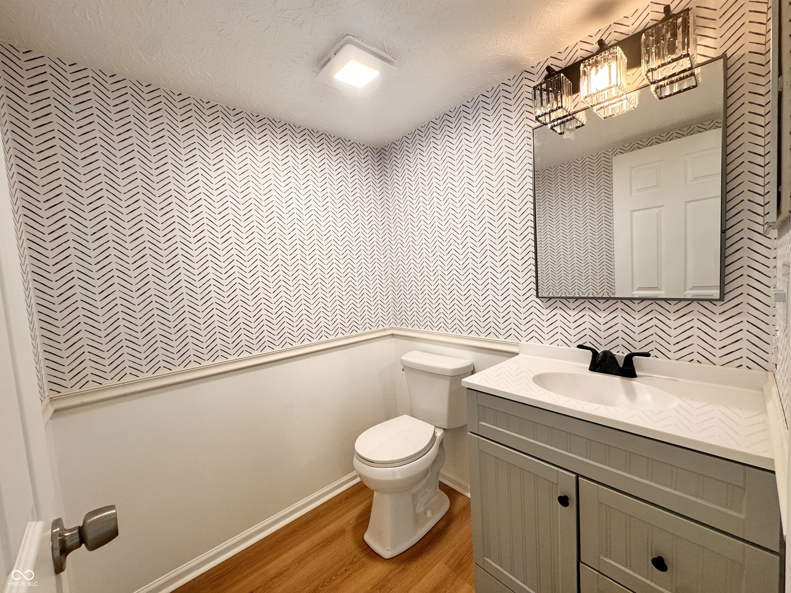 8913 Glass Chimney Lane Fishers, IN 46037 - Photo 4 of 22