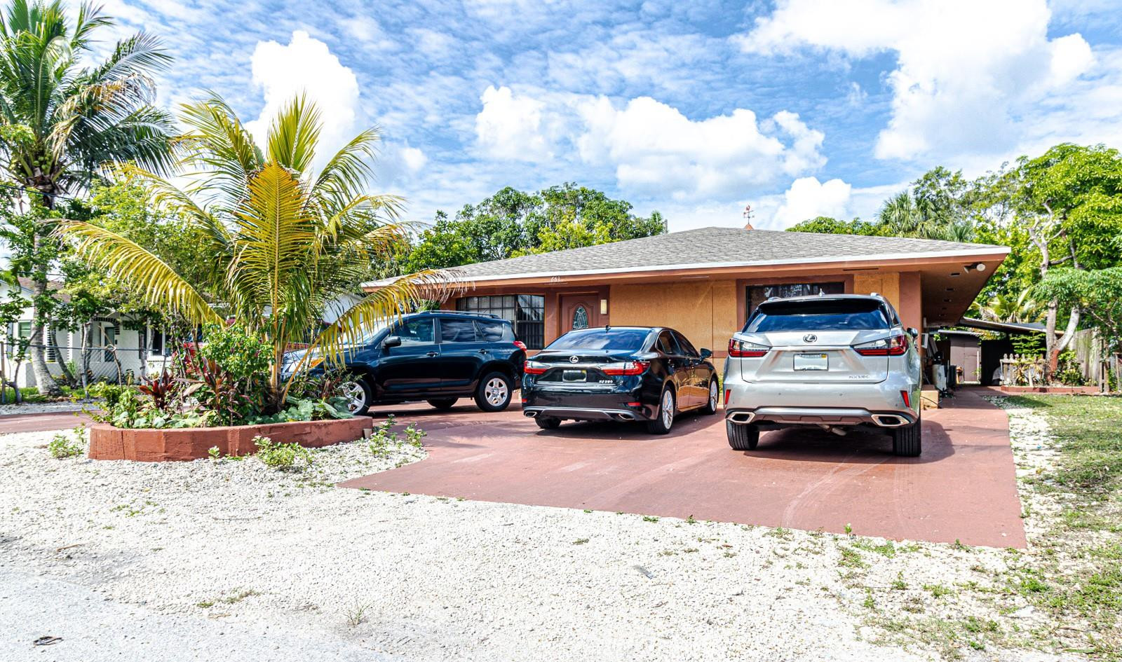 661 Southwest 28th Way Fort Lauderdale, FL 33312 - Photo 2 of 20 Photo 2