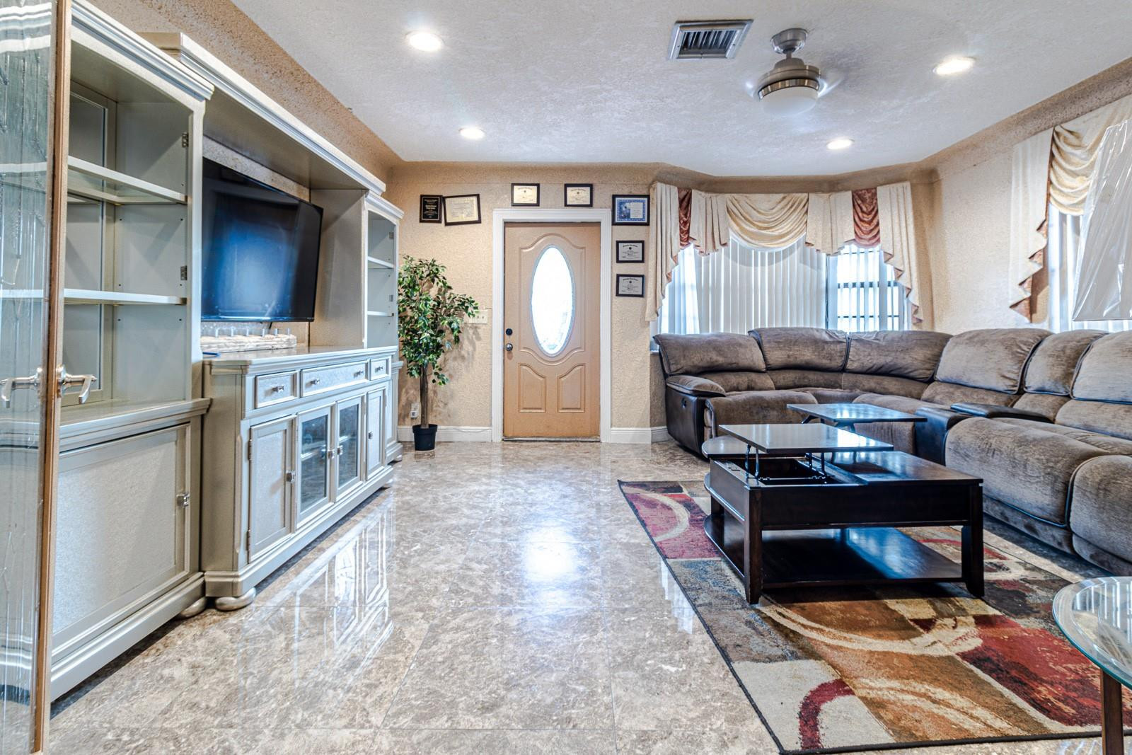 661 Southwest 28th Way Fort Lauderdale, FL 33312 - Photo 5 of 20 Photo 5