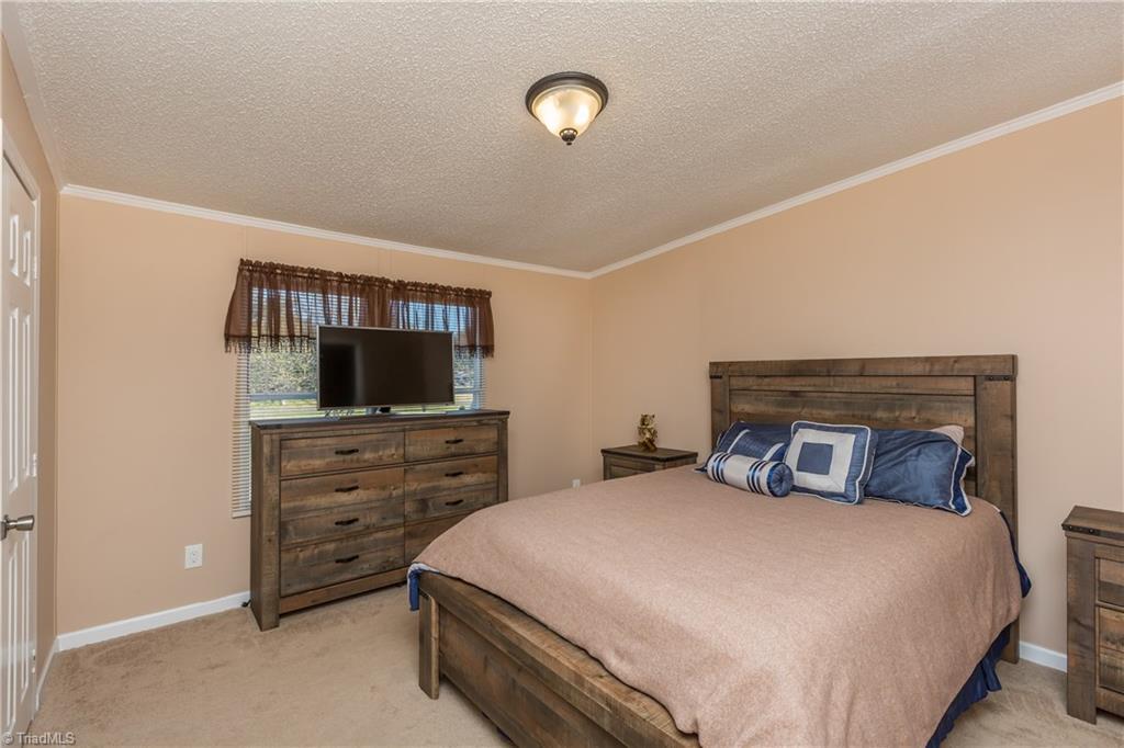 699 Rock Springs Road Harmony, NC 28634 - Photo 13 of 20 Gallery Image 13
