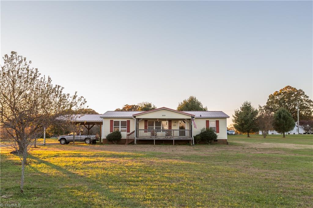 699 Rock Springs Road Harmony, NC 28634 - Photo 3 of 20 Gallery Image 3