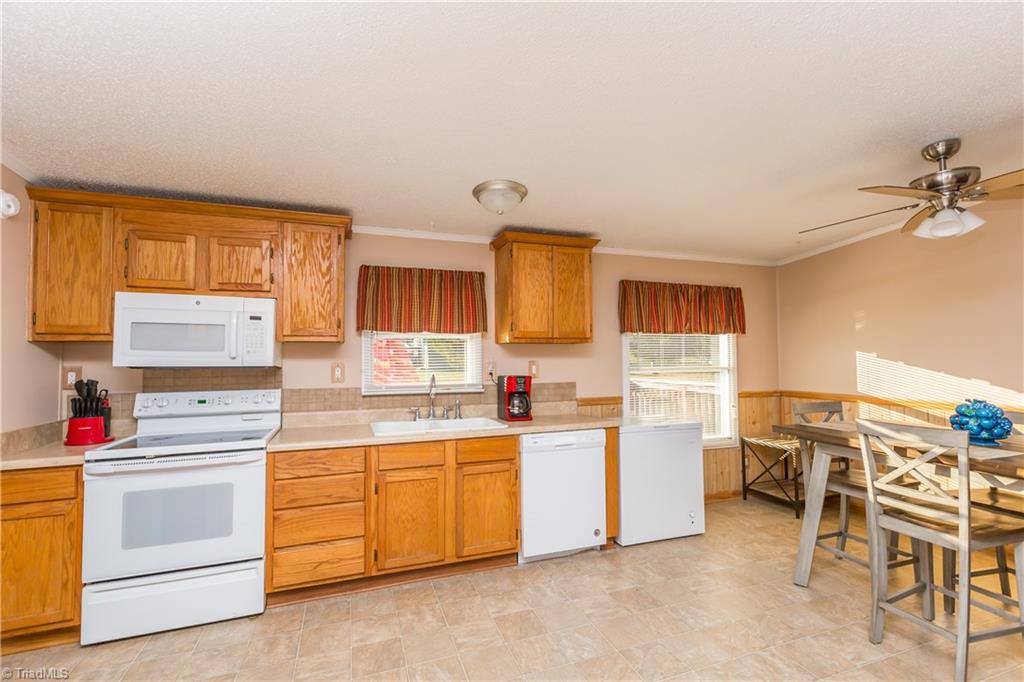 699 Rock Springs Road Harmony, NC 28634 - Photo 9 of 20 Gallery Image 9