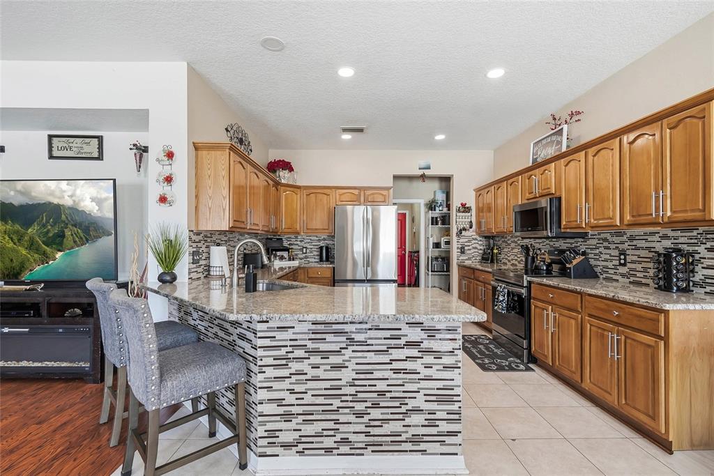 5213 Prairie View Way Wesley Chapel, FL 33545 - Photo 13 of 40