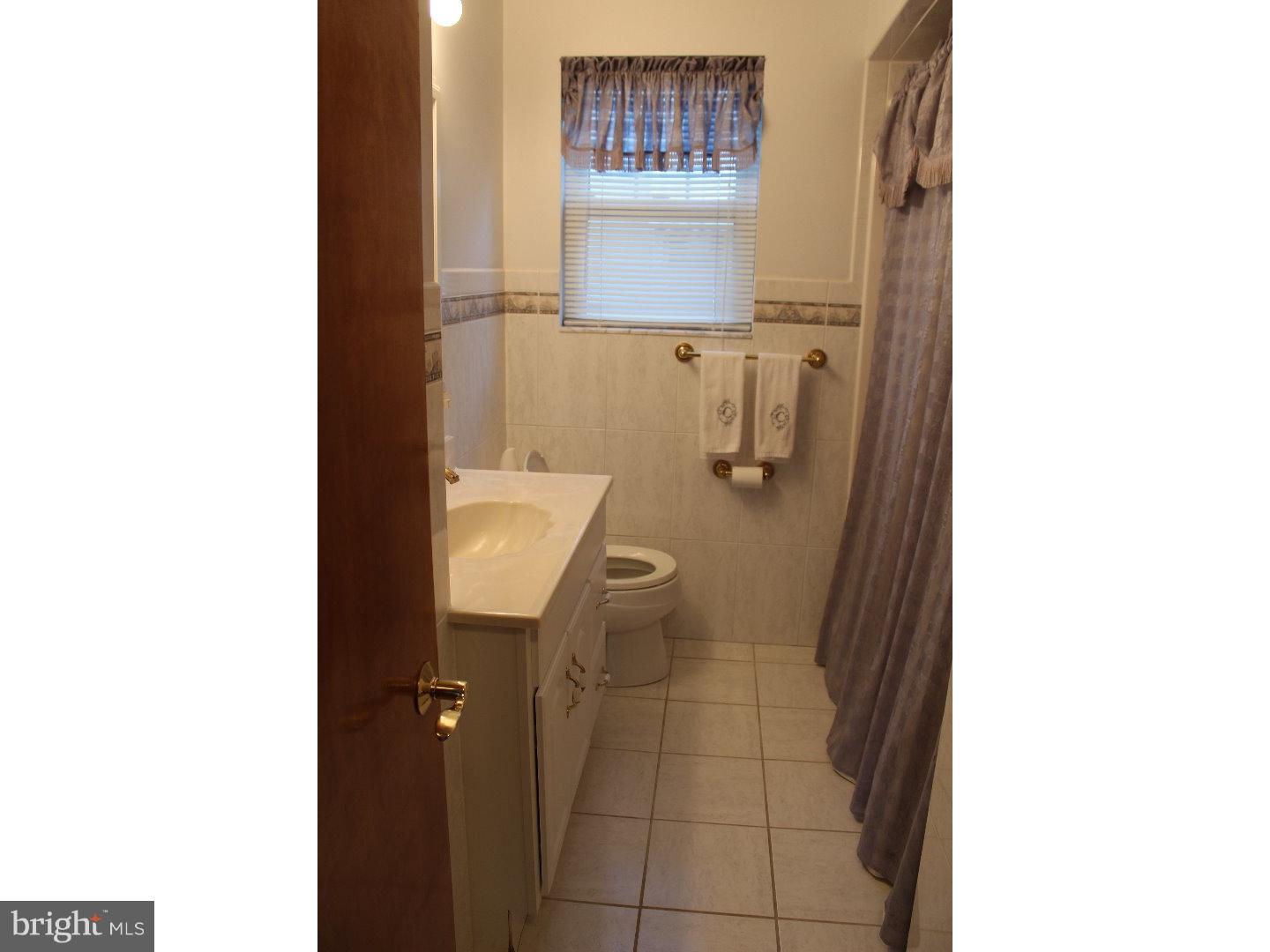 506 Cleveland Avenue Riverside, NJ 08075 - Photo 4 of 15 Master Bathroom