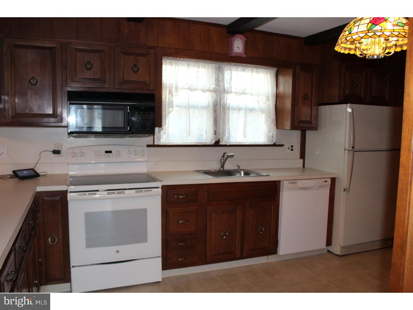 506 Cleveland Avenue Riverside, NJ 08075 - Photo 6 of 15 Kitchen