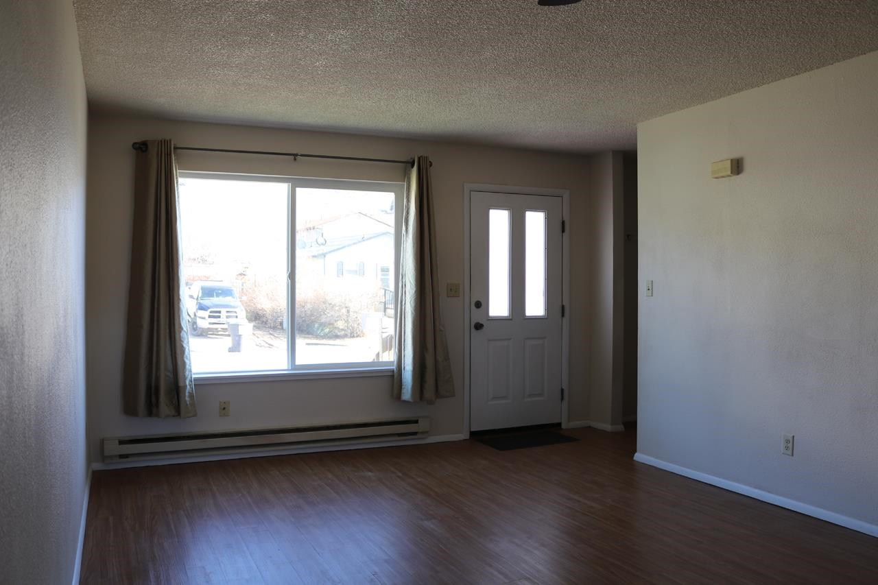 156 Simpson Avenue Evanston, WY 82930 - Photo 3 of 30