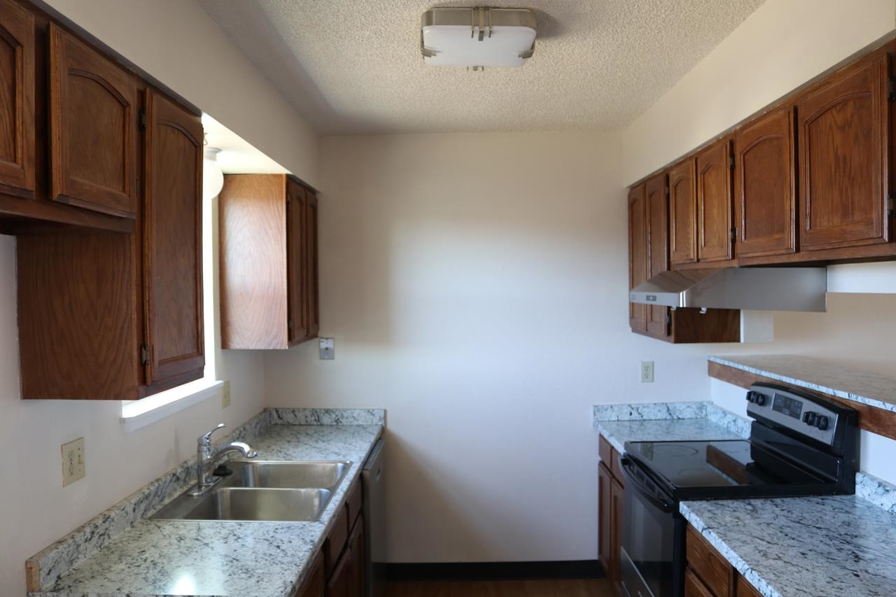 156 Simpson Avenue Evanston, WY 82930 - Photo 5 of 30