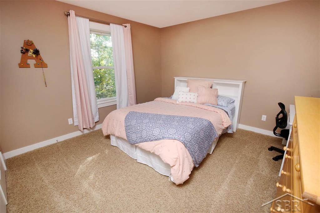 5210 Ridgeview Court Midland, MI 48642 - Photo 13 of 28 50025803-12.JPG