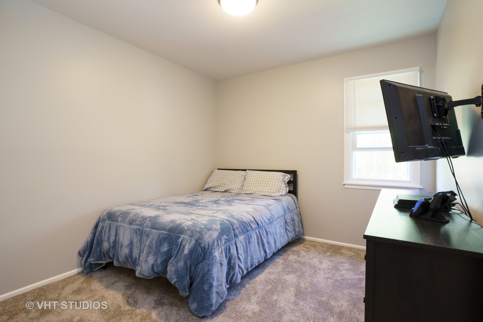 366 Rodenburg Road Roselle, IL 60172 - Photo 11 of 15