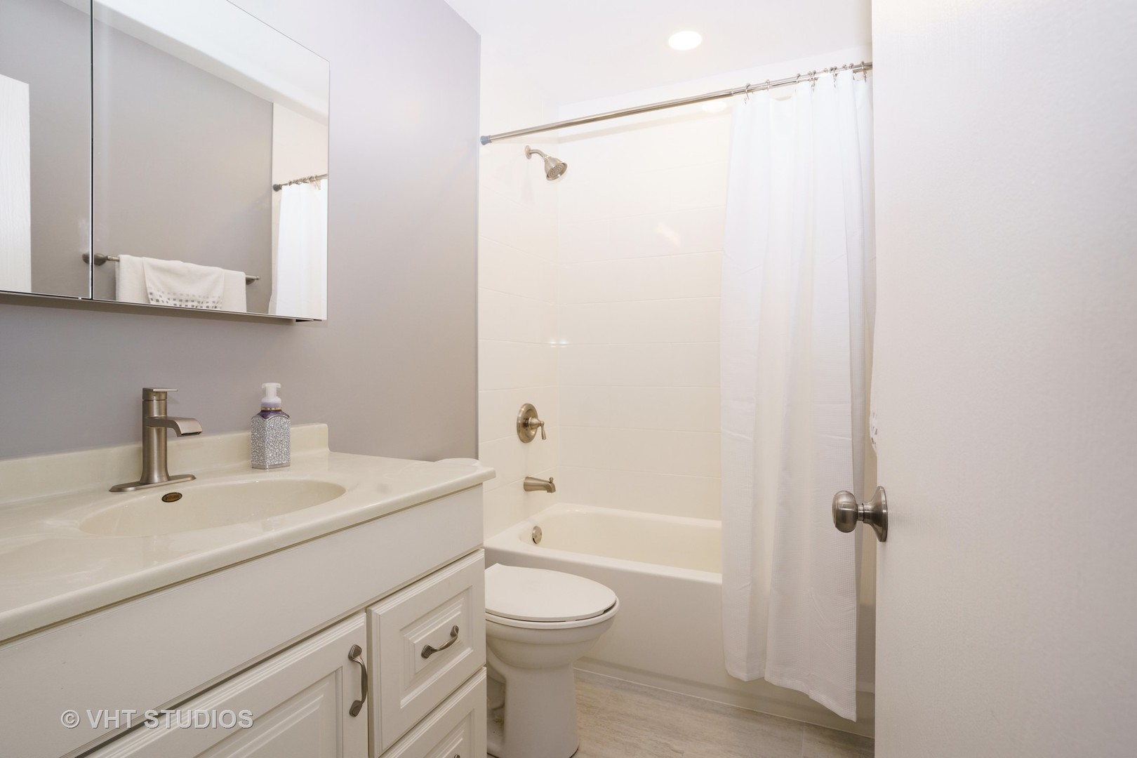 366 Rodenburg Road Roselle, IL 60172 - Photo 13 of 15