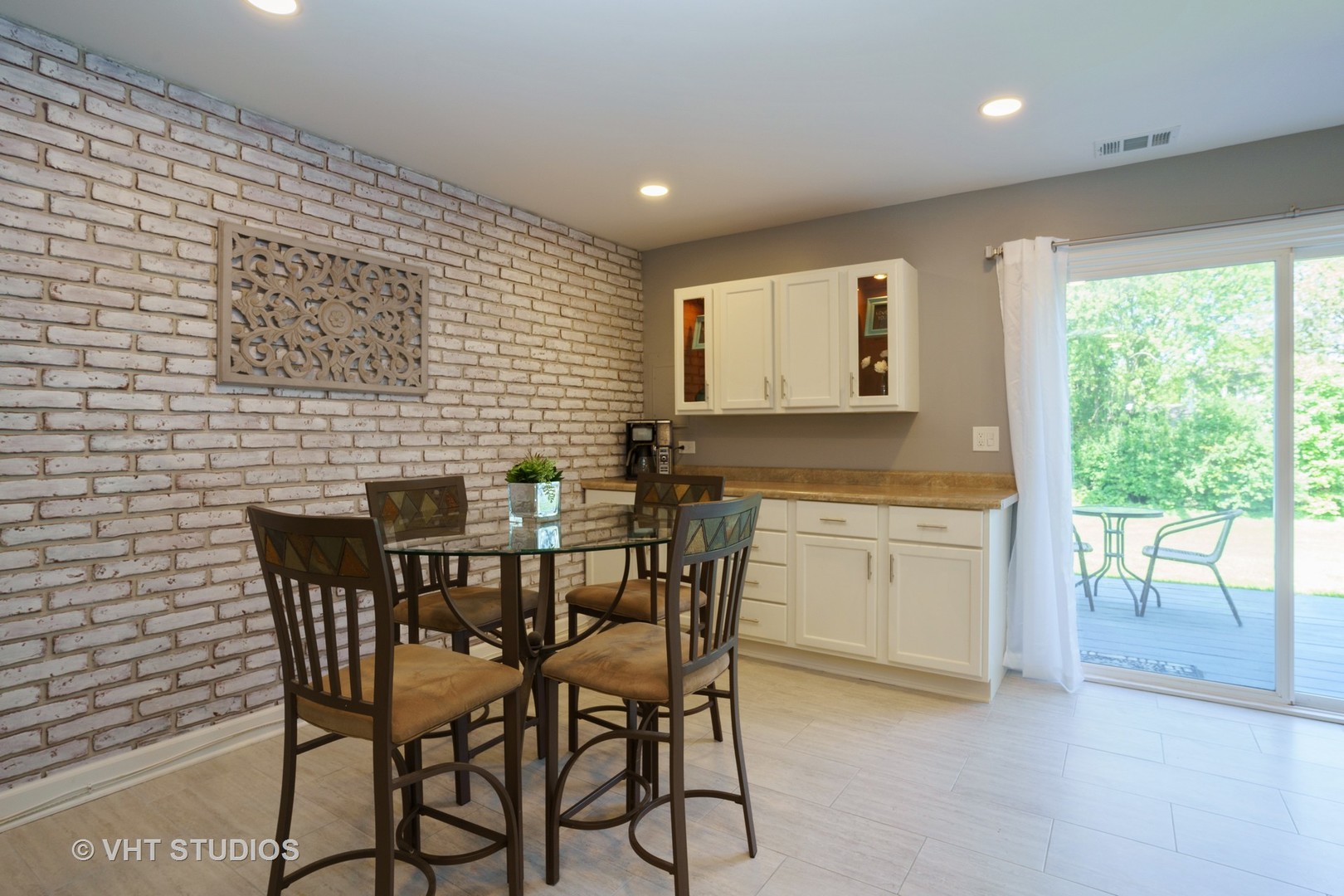 366 Rodenburg Road Roselle, IL 60172 - Photo 6 of 15