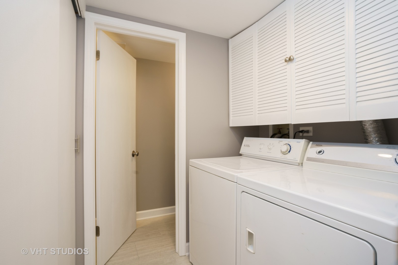 366 Rodenburg Road Roselle, IL 60172 - Photo 7 of 15
