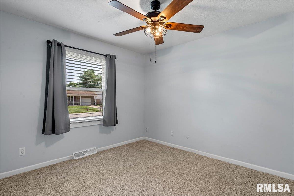 2913 Selkirk Road Springfield, IL 62702 - Photo 21 of 40