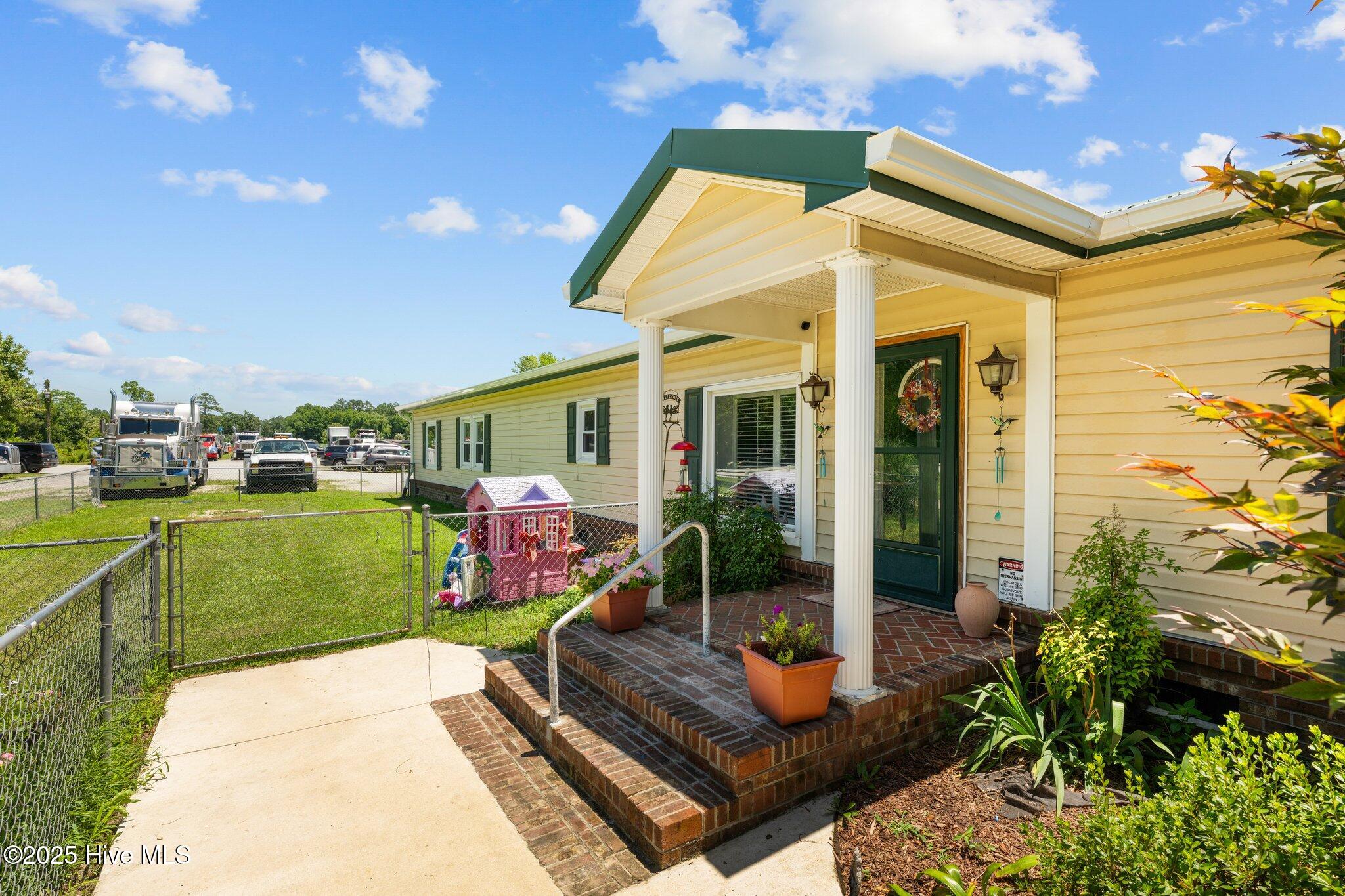 1831 Clarks Road New Bern, NC 28562 - Photo 14 of 82 front of house