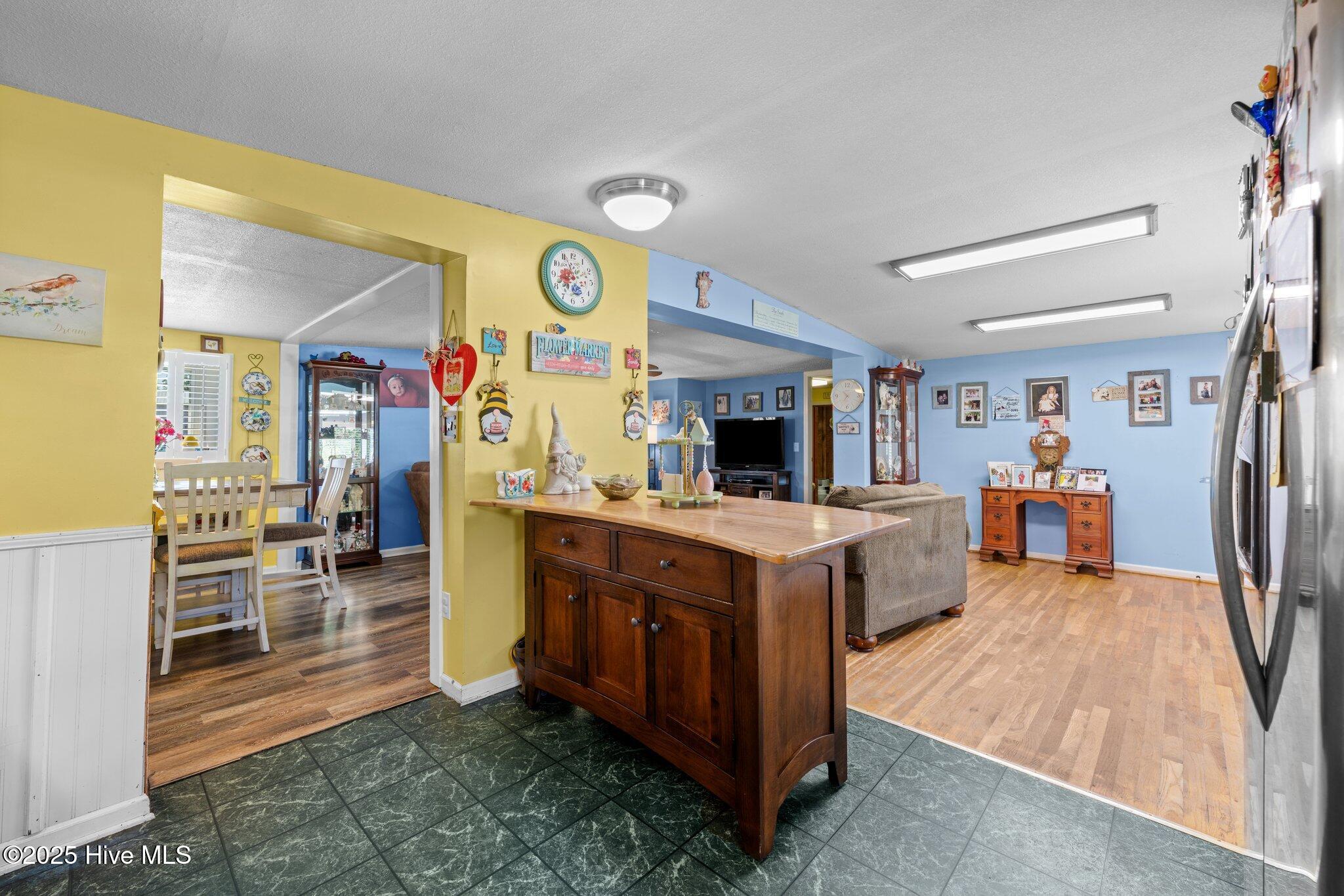 1831 Clarks Road New Bern, NC 28562 - Photo 24 of 82 kitchen