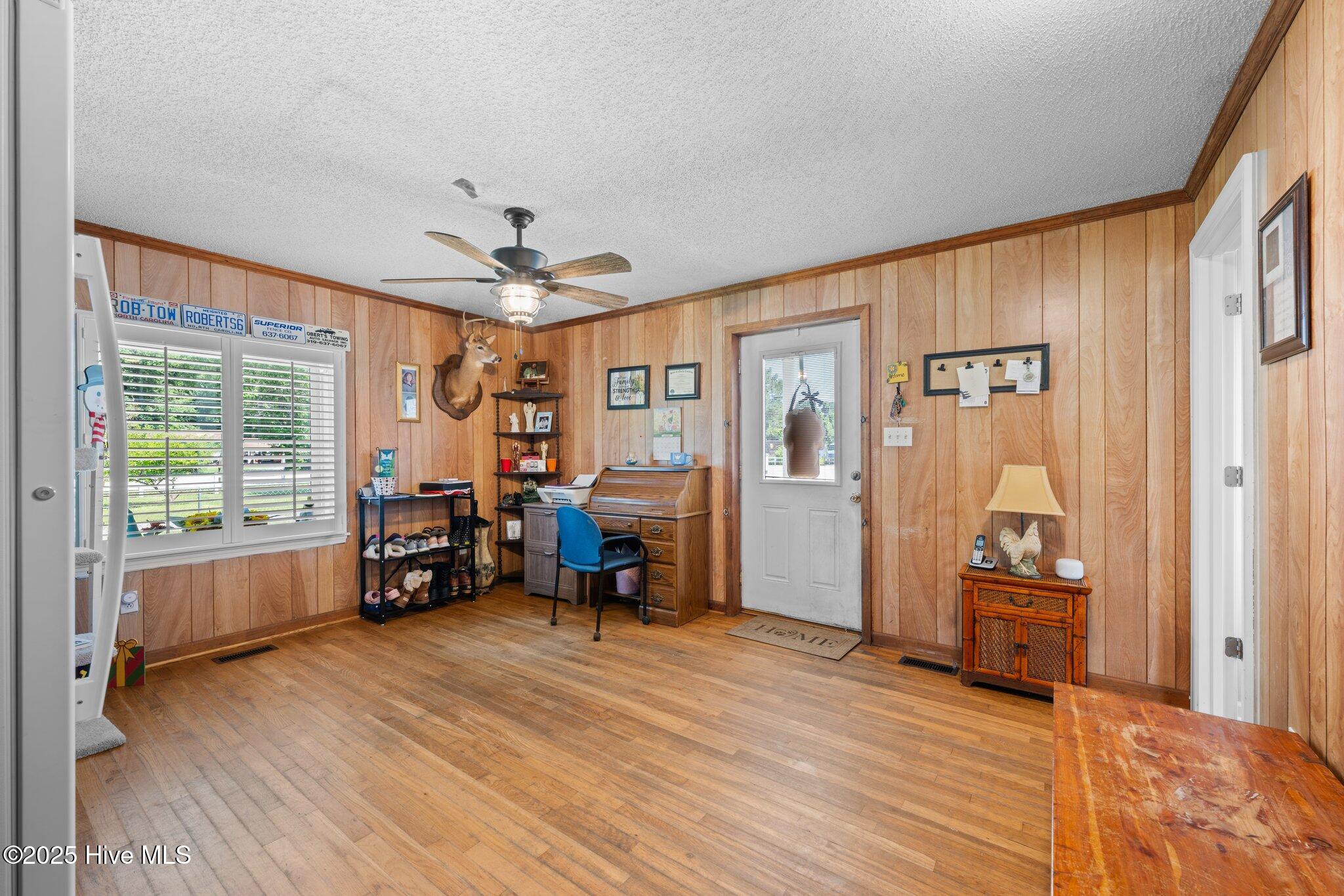 1831 Clarks Road New Bern, NC 28562 - Photo 33 of 82 sitting room