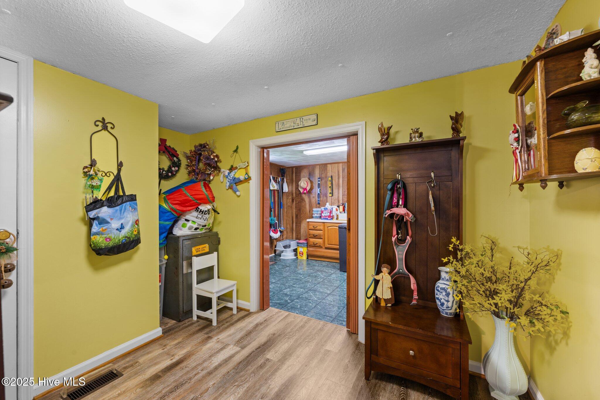 1831 Clarks Road New Bern, NC 28562 - Photo 37 of 82 laundry room