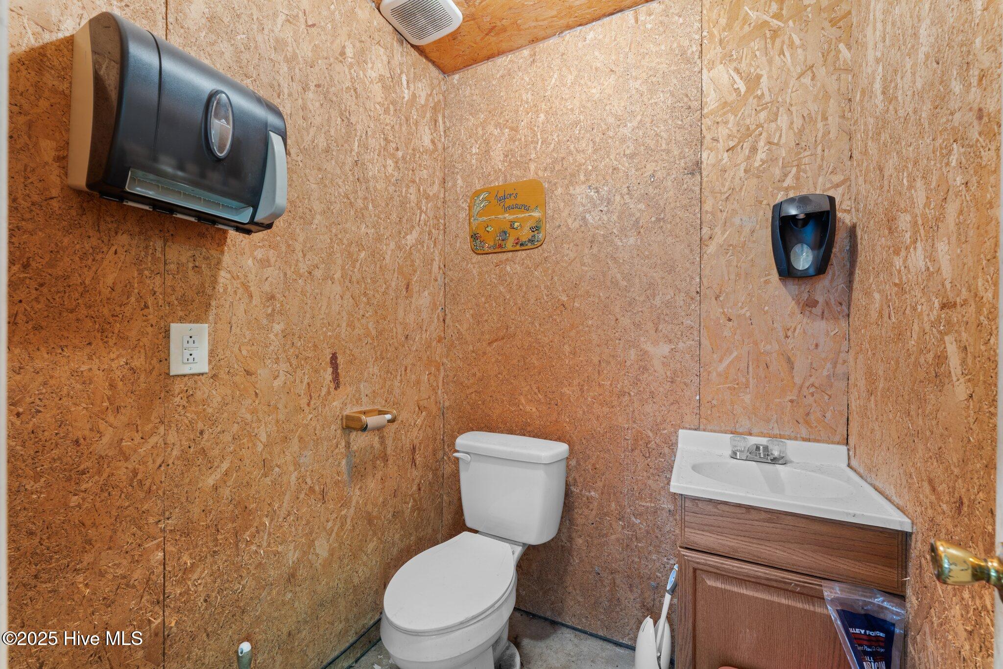 1831 Clarks Road New Bern, NC 28562 - Photo 44 of 82 workshop bathroom