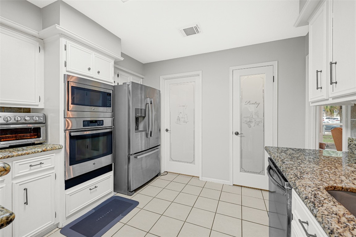 5322 Ashmere Lane Spring, TX 77379 - Photo 5 of 17