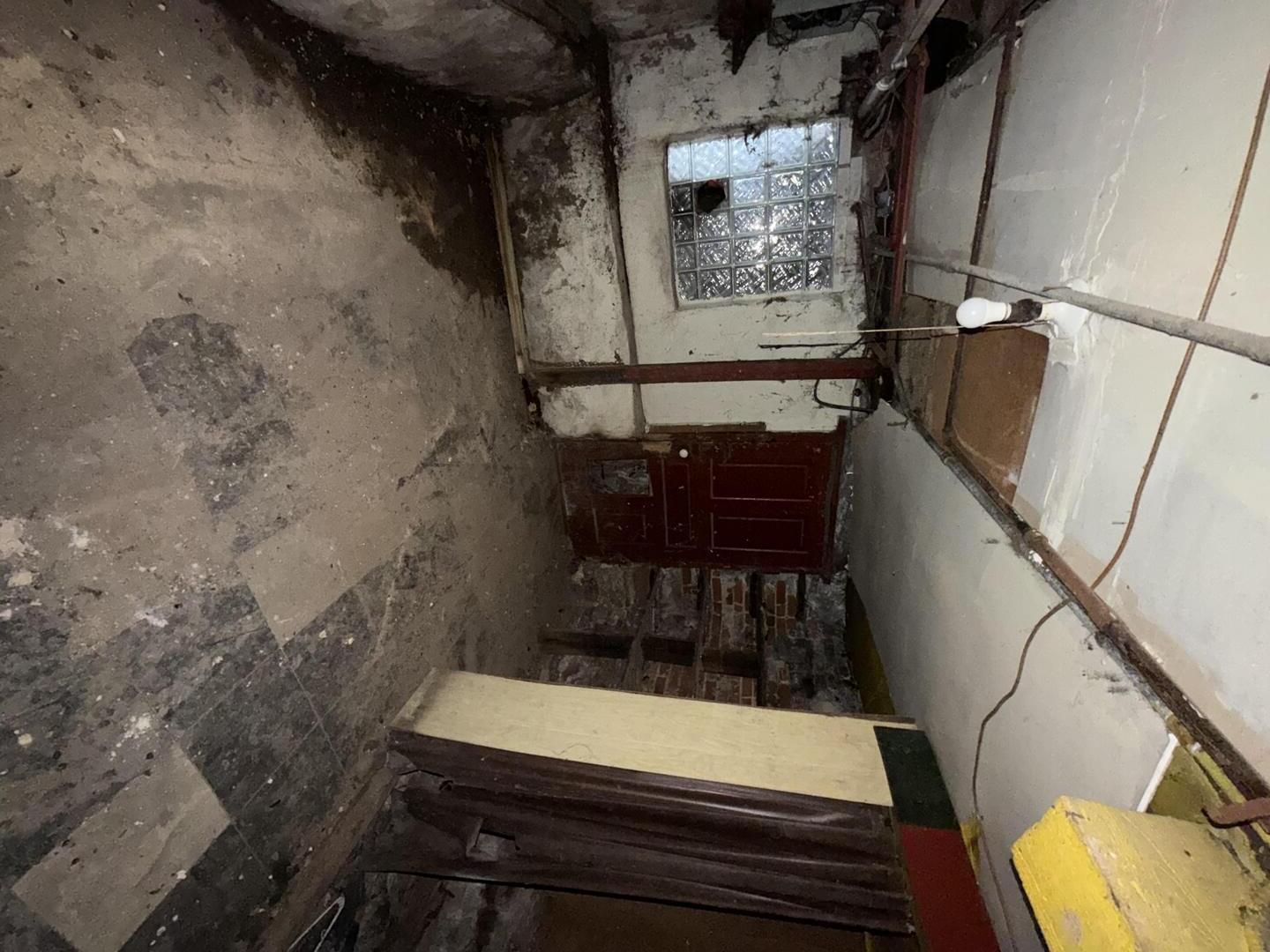 207 South Troy Street Chicago, IL 60612 - Photo 25 of 30 a view of entryway