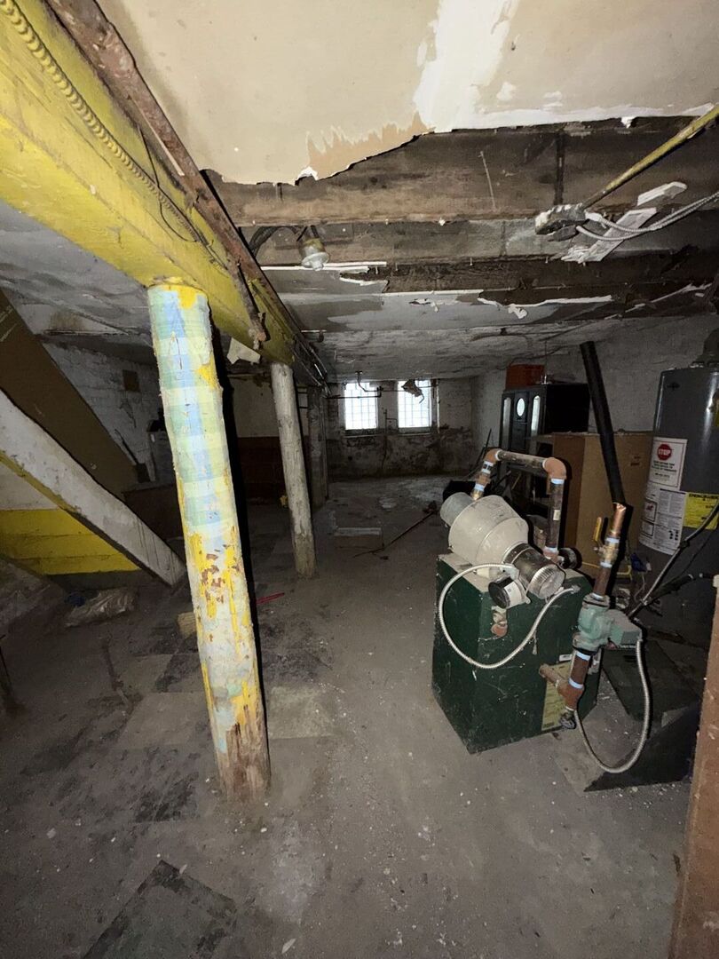 207 South Troy Street Chicago, IL 60612 - Photo 26 of 30 a view of a room with gym equipment