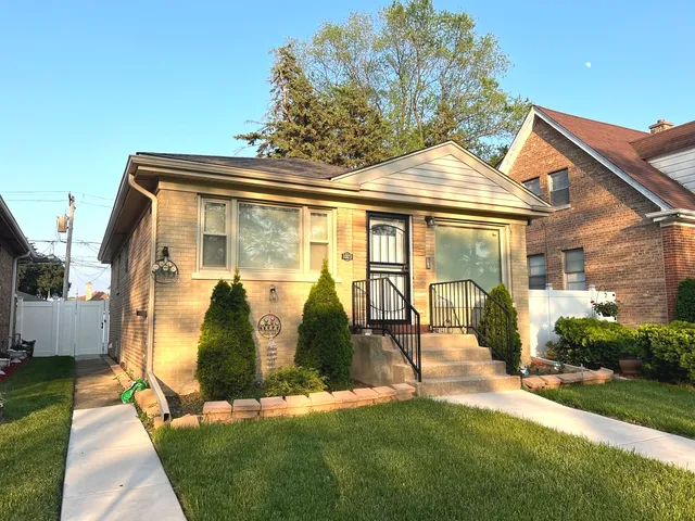 $329,900 | 1023 Rice Avenue, Bellwood, IL 60104