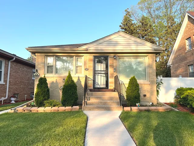 $329,900 | 1023 Rice Avenue, Bellwood, IL 60104
