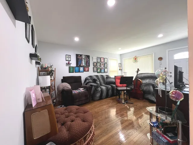 $329,900 | 1023 Rice Avenue, Bellwood, IL 60104