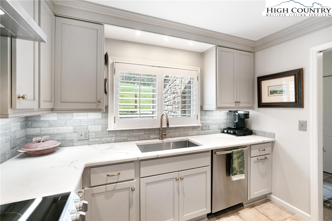 271 The Lakes, Unit B3 Boone, NC 28607 - Photo 6 of 35