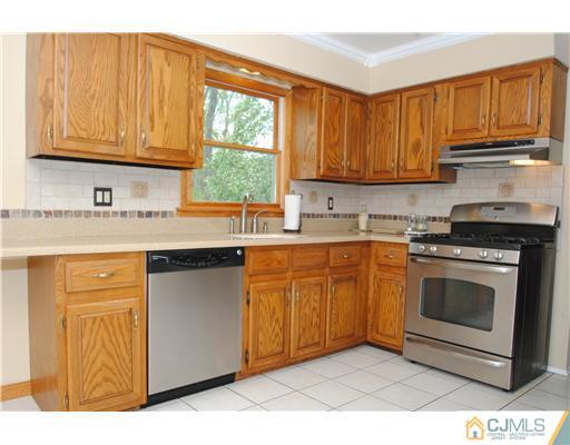 15 Oak Tree Road Monmouth Junction, NJ 08852 - Photo 3 of 19 Gallery Image 3