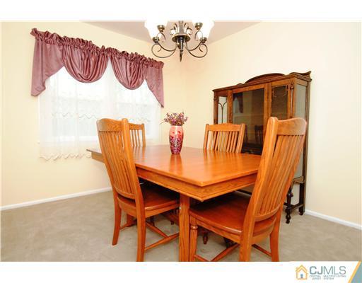 15 Oak Tree Road Monmouth Junction, NJ 08852 - Photo 5 of 19 Gallery Image 5