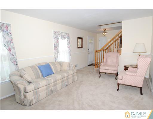 15 Oak Tree Road Monmouth Junction, NJ 08852 - Photo 6 of 19 Gallery Image 6