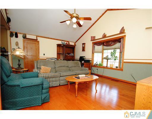 15 Oak Tree Road Monmouth Junction, NJ 08852 - Photo 8 of 19 Gallery Image 8