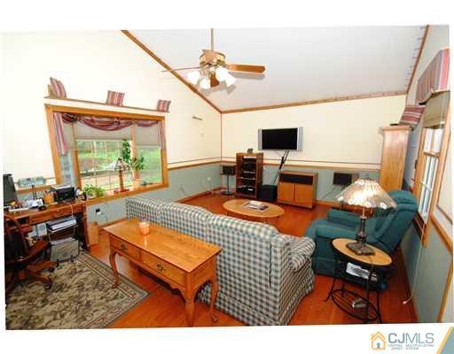 15 Oak Tree Road Monmouth Junction, NJ 08852 - Photo 9 of 19 Gallery Image 9