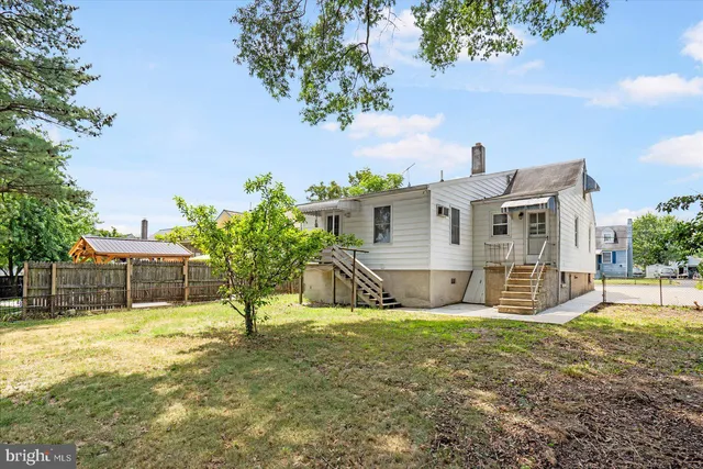 $2,800 | 303 Miles Road, Essex, MD 21221