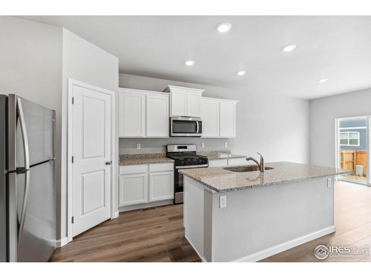 964 Cascade Falls Street Severance, CO 80550 - Photo 3 of 23