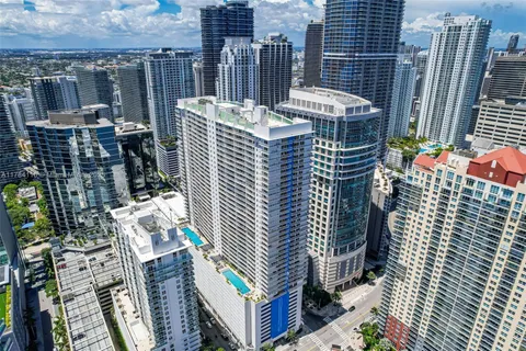 $700,000 | 1200 Brickell Bay Drive, Unit 1723, Miami, FL 33131