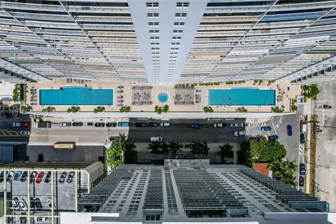 $700,000 | 1200 Brickell Bay Drive, Unit 1723, Miami, FL 33131