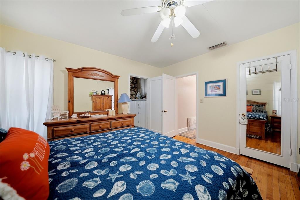 726 Mandalay Avenue Clearwater Beach, FL 33767 - Photo 18 of 49
