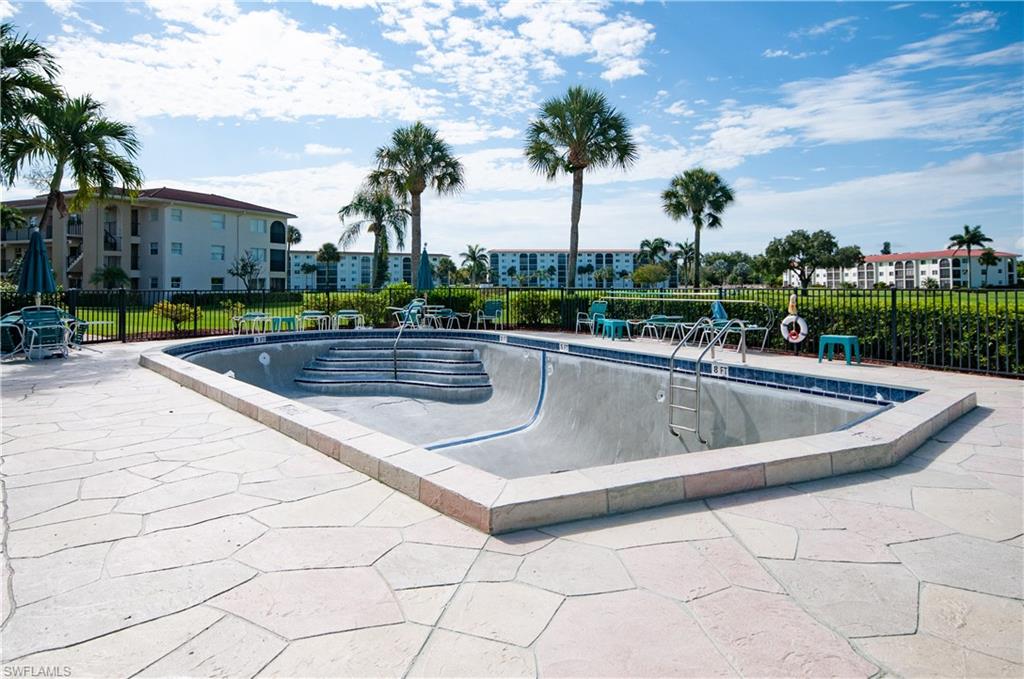 13 High Point Circle North, Unit 209 Naples, FL 34103 - Photo 28 of 33