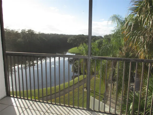 $1,950 | 3000 Northwest 42nd Avenue, Unit B410, Coconut Creek, FL 33066