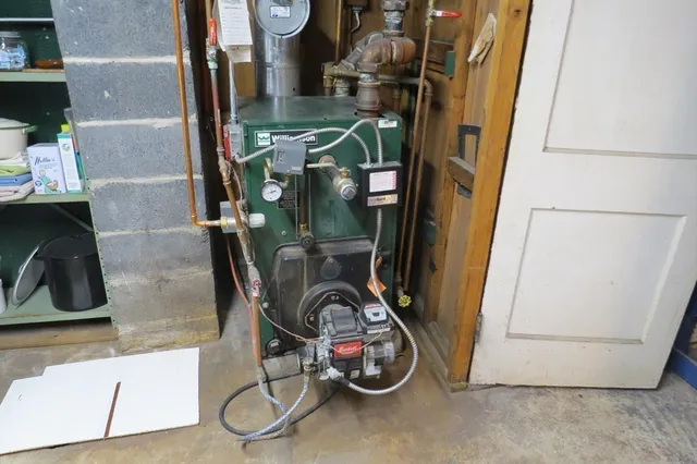 a view of utility room