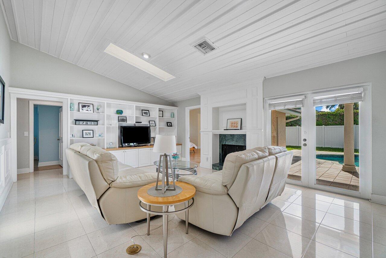 1514 Southwest 6th Terrace Boca Raton, FL 33486 - Photo 13 of 32 FAMILY ROOM 1